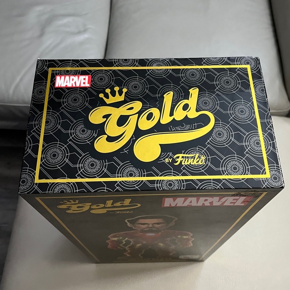 NWB - Funko x Marvel x VeVe Funko Gold 18” Iron Man Collectible - Gold 1/450 - Picture 9 of 11